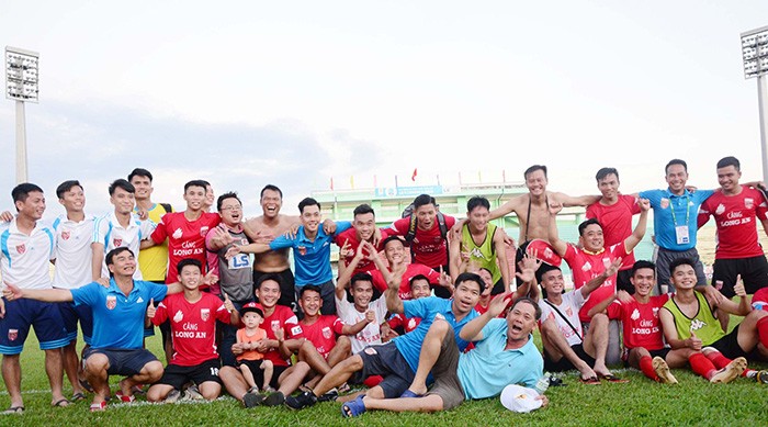 Thắng tối thiểu Đồng Tháp, Long An giành vé ở lại giải Hạng Nhất - Bóng Đá