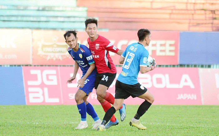 Thắng tối thiểu Đồng Tháp, Long An giành vé ở lại giải Hạng Nhất - Bóng Đá