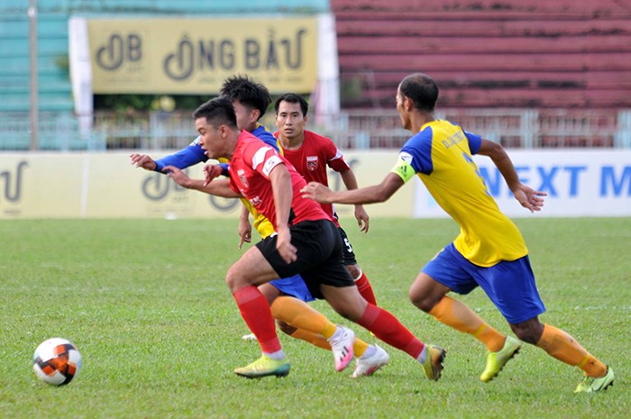 Bỏ lỡ nhiều cơ hội, CLB Long An nhận trái đắng trước Đắk Lắk - Bóng Đá