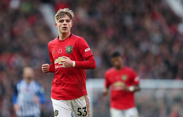 Man Utd bật đèn xanh, Southampton tăm tia chèo kéo 