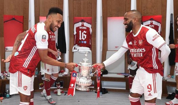 Lingard, Rashford và 9 đôi bạn thân 