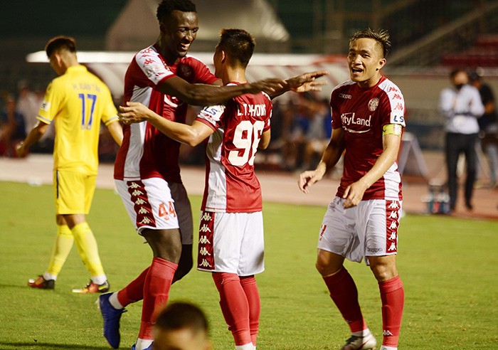 Công Phượng lập cú đúp, CLB TP.HCM thắng hủy diệt DNH Nam Định - Bóng Đá