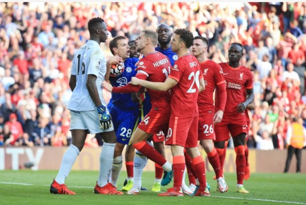 Màn xô xát giữa Mendy và Henderson - Bóng Đá