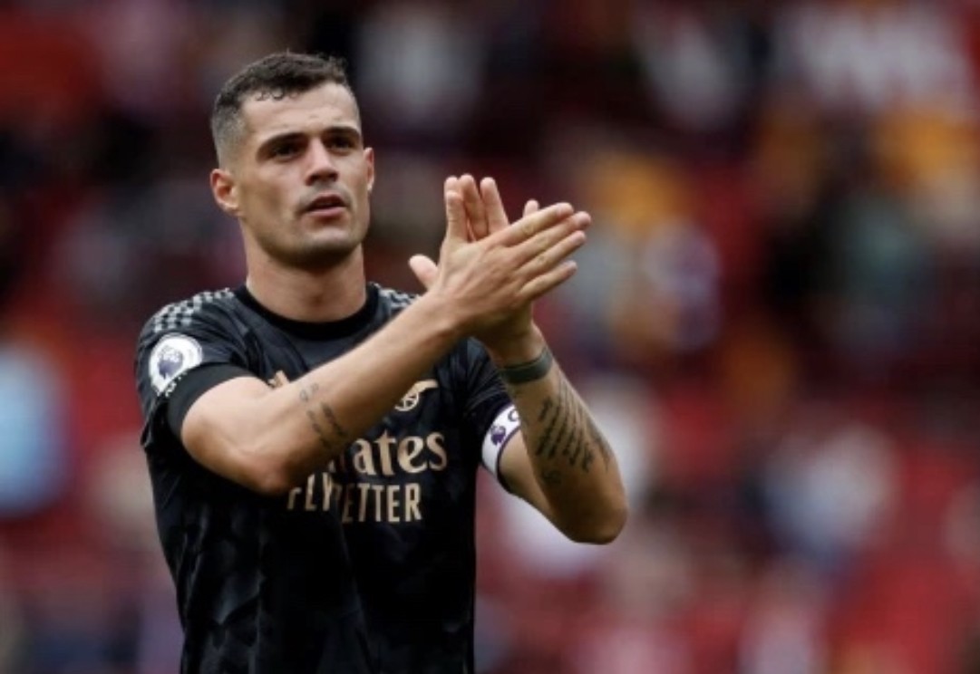 Sagna on Xhaka - Bóng Đá