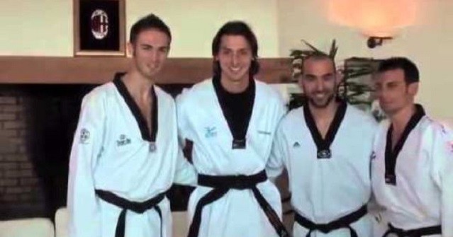 From Depay's rapping career to Akanji's mega brain - Players with hidden talents - Bóng Đá