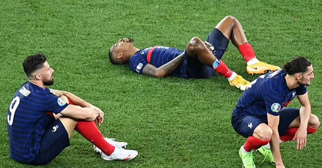Ảnh Giroud ra mắt AC Milan - Bóng Đá