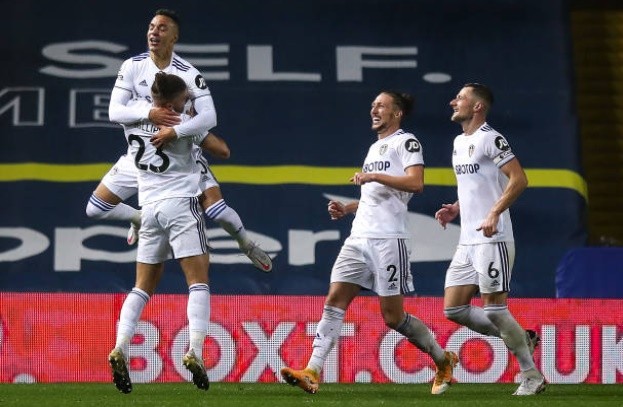 Jamie Vardy close to tears as he joins team-mates in paying tribute to Vichai Srivaddhanaprabha - Bóng Đá