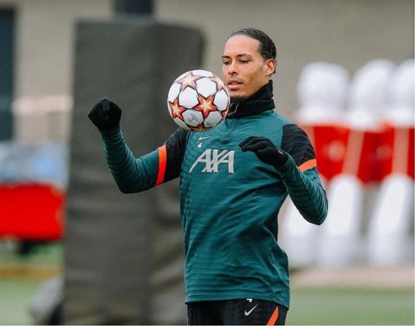 Cavani red card vs Brazil  - Bóng Đá