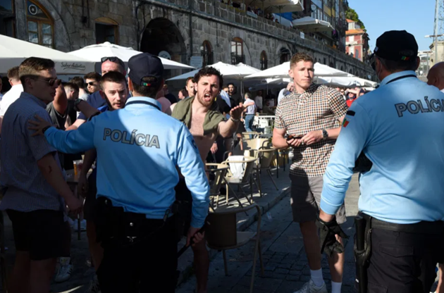  Brawling Chelsea and Man City fans clash in shameful scenes in Porto ahead of Saturday’s Champions League final - Bóng Đá
