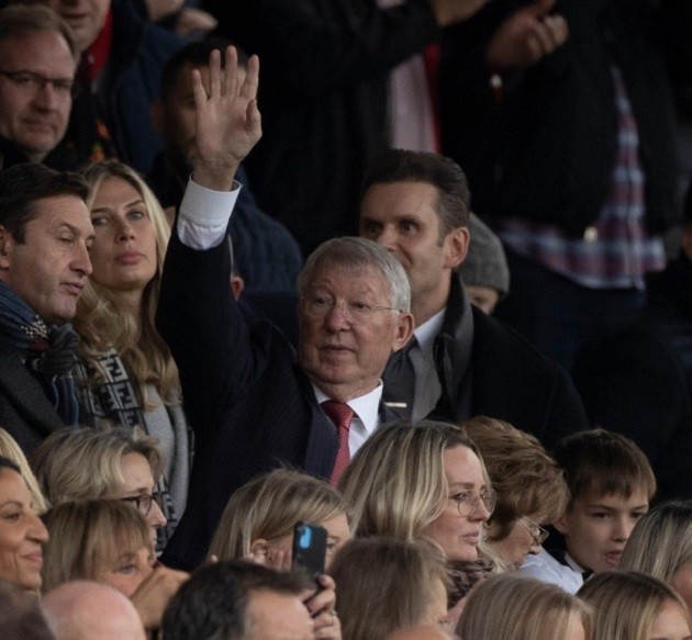 Choáng ngợp trước bộ sưu tập siêu xe trị giá 5 triệu bảng của Benzema - Bóng Đá