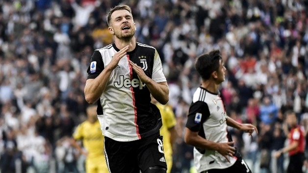 Ole Gunnar Solskjaer must fix two vital Man Utd positions after cracks exposed - Bóng Đá