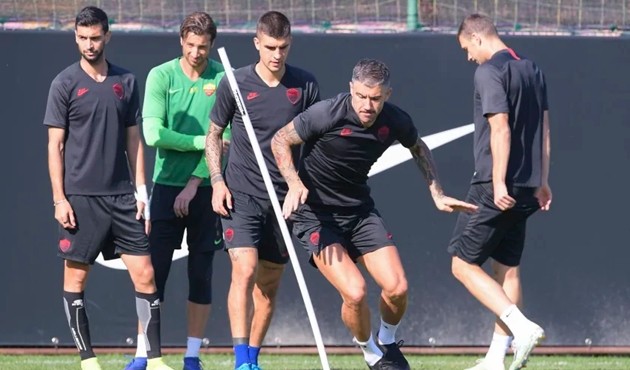 ảnh buổi tập cuối cùng của AS Roma - Bóng Đá