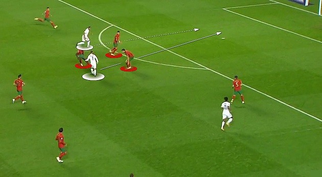 Khoảnh khắc Pogba và Griezmann thể hiện nhãn quan tuyệt vời - Bóng Đá