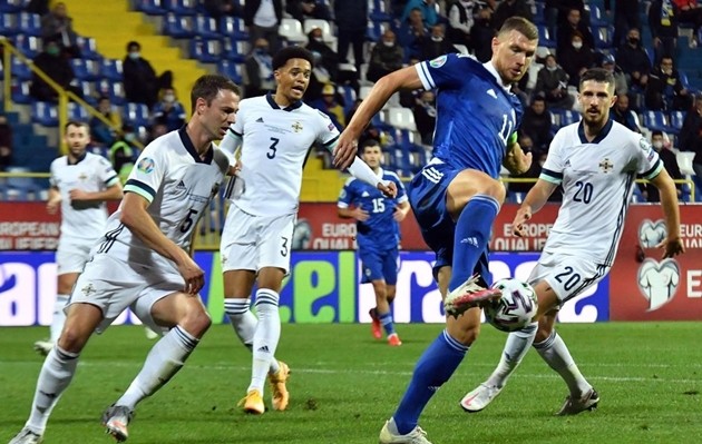 Đội hình tiêu biểu vòng 13 Bundesliga: Kẻ thách thức nổi dậy - Bóng Đá