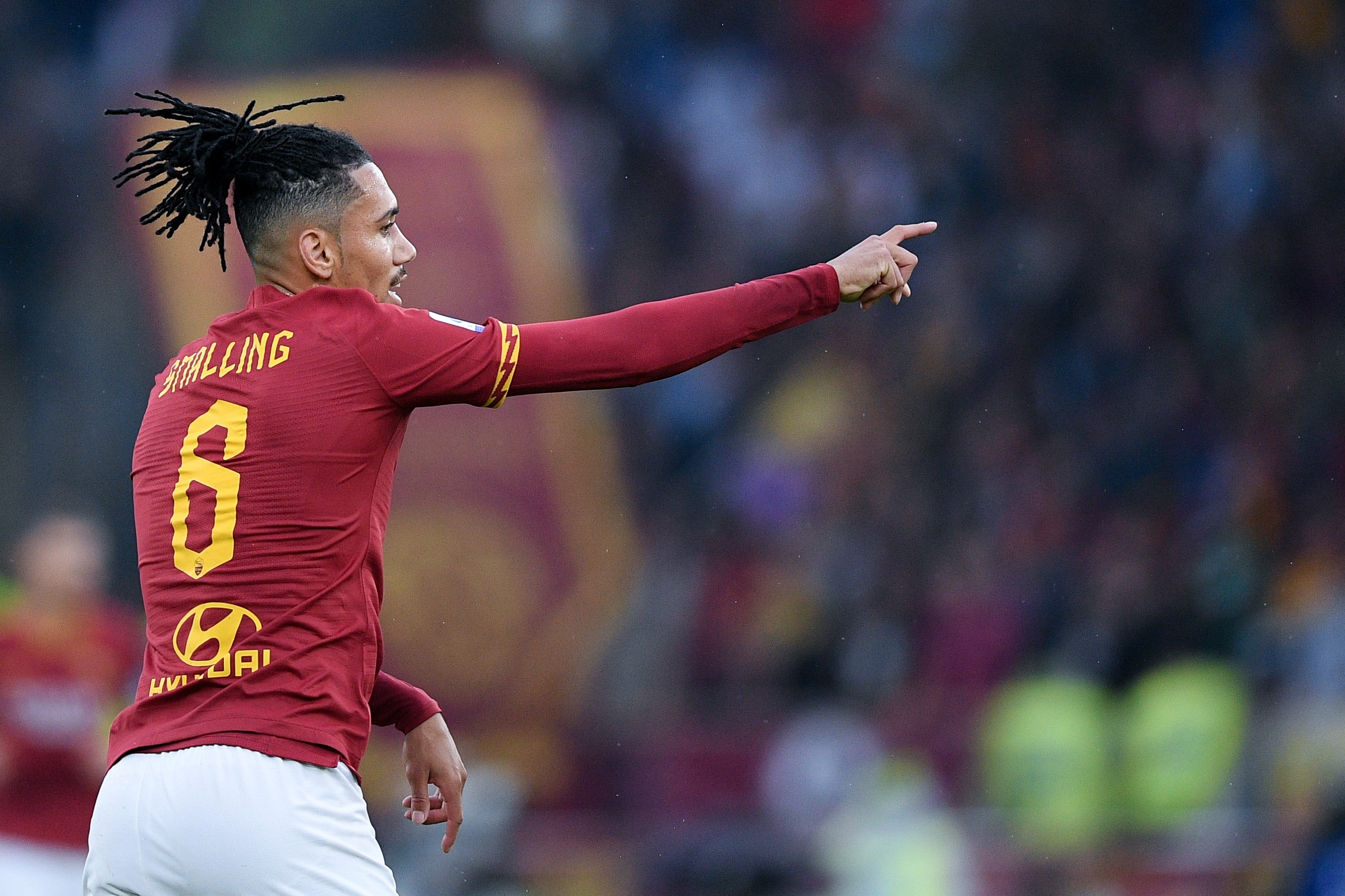 Arsenal lead Everton and Leicester in race for Chris Smalling transfer from Man Utd - Bóng Đá