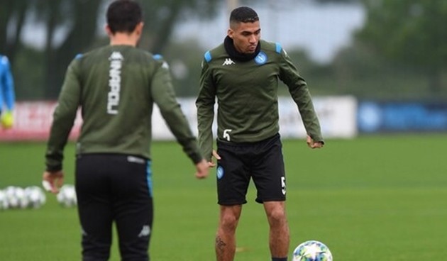 Ancelotti sắp bị sa thải, dàn sao Napoli như bị 