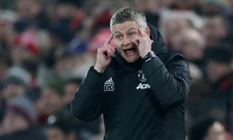 Solskjaer biện minh việc hàng thủ Man Utd để Demba Ba thoải mái ghi bàn - Bóng Đá