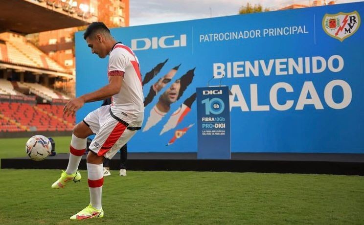 Khoác áo số lạ, Falcao ghi bàn ra mắt giúp đội nhà thắng đậm - Bóng Đá