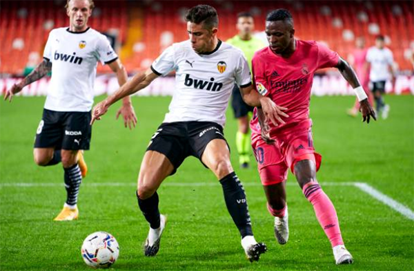 Thua đến 3 bàn từ chấm penalty, Real Madrid gục ngã trước Valencia tại Mestalla - Bóng Đá