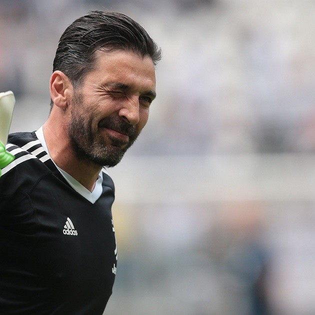 Gianluigi Buffon continues to make history with Juventus in Turin - Bóng Đá