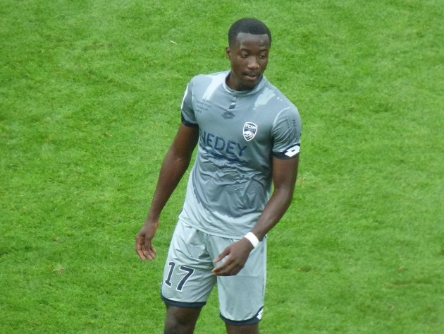 Atletico Madrid scouring the market as they seek a potential replacement for Thomas Partey, with Mundo Deportivo. Gent midfielder Elisha Owusu is an option. - Bóng Đá