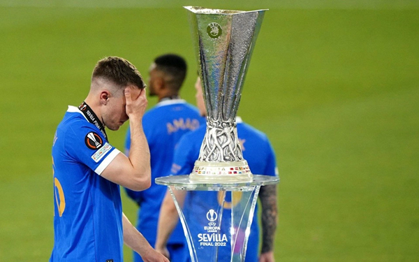 Hai thái cực cảm xúc sau trận chung kết Europa League - Bóng Đá