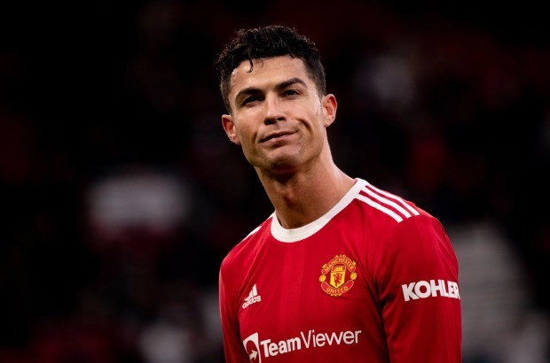 Man Utd trở lại tập luyện, Ronaldo có hành động bất ngờ - Bóng Đá