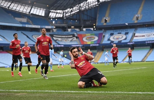 Danny Mills claims Phil Foden is a better player than Bruno Fernandes - Bóng Đá
