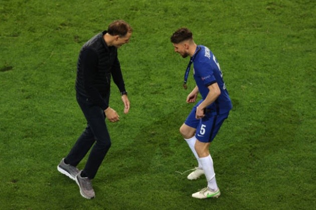 Jorginho bị phóng viên 