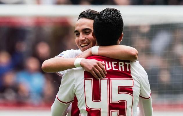 6 đồng đội chọn áo 34 vì Nouri - Bóng Đá