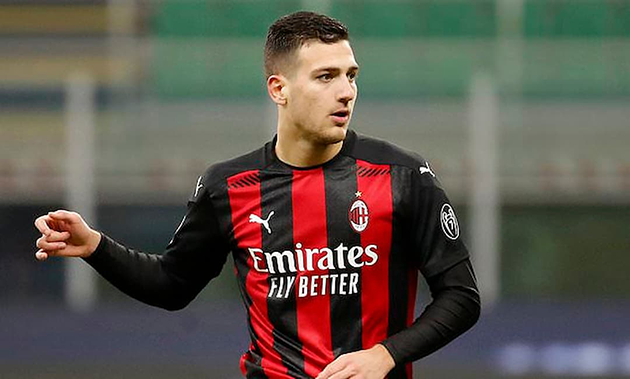 “This is not the time to decide” – Manchester United defender will save transfer thinking for summer - Bóng Đá