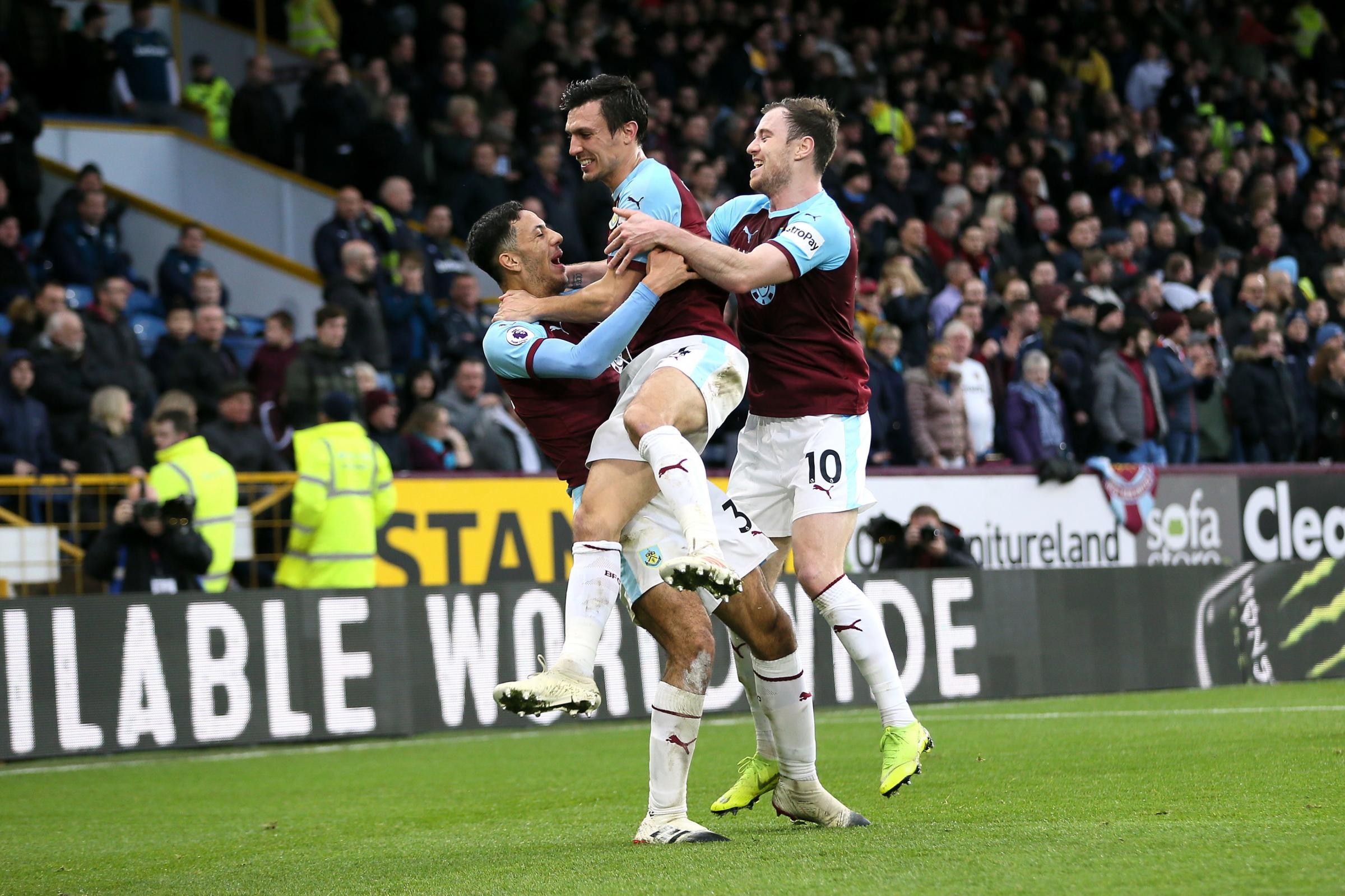 Man Utd mua máy chạy cánh 19 tuổi: Tạt bóng giỏi, đã có 3 kiến tạo, 1 bàn thắng - Bóng Đá
