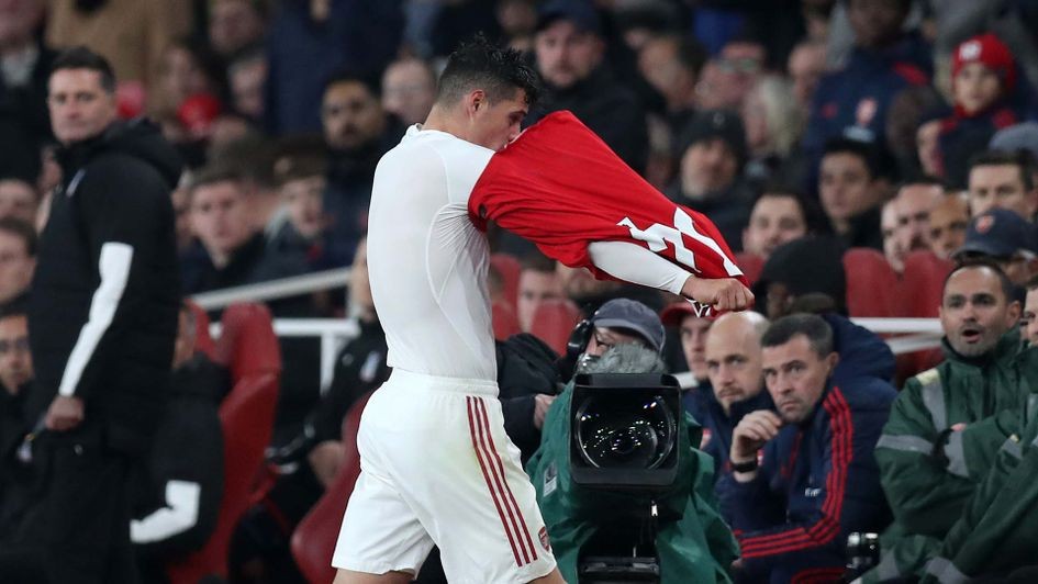 Granit Xhaka 'refusing to apologise to Arsenal fans' and facing punishment - Bóng Đá