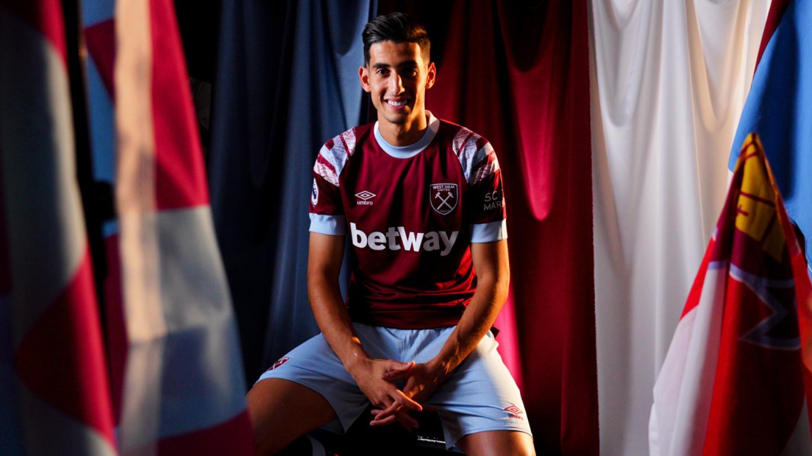 CHÍNH THỨC! West Ham 'nổ' tân binh đầu tiên, giá 31.5 triệu - Bóng Đá