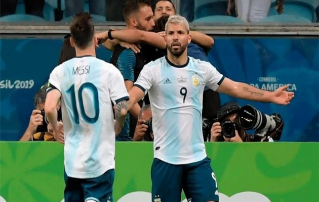Lionel Messi and Sergio Aguero ‘like an old married couple’, with Barcelona star always complaining, says Man City ace - Bóng Đá
