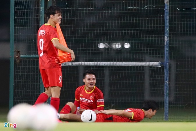 Quang Hải trêu Tuấn Anh; Malaysia tuyên bố “cứng” - Bóng Đá
