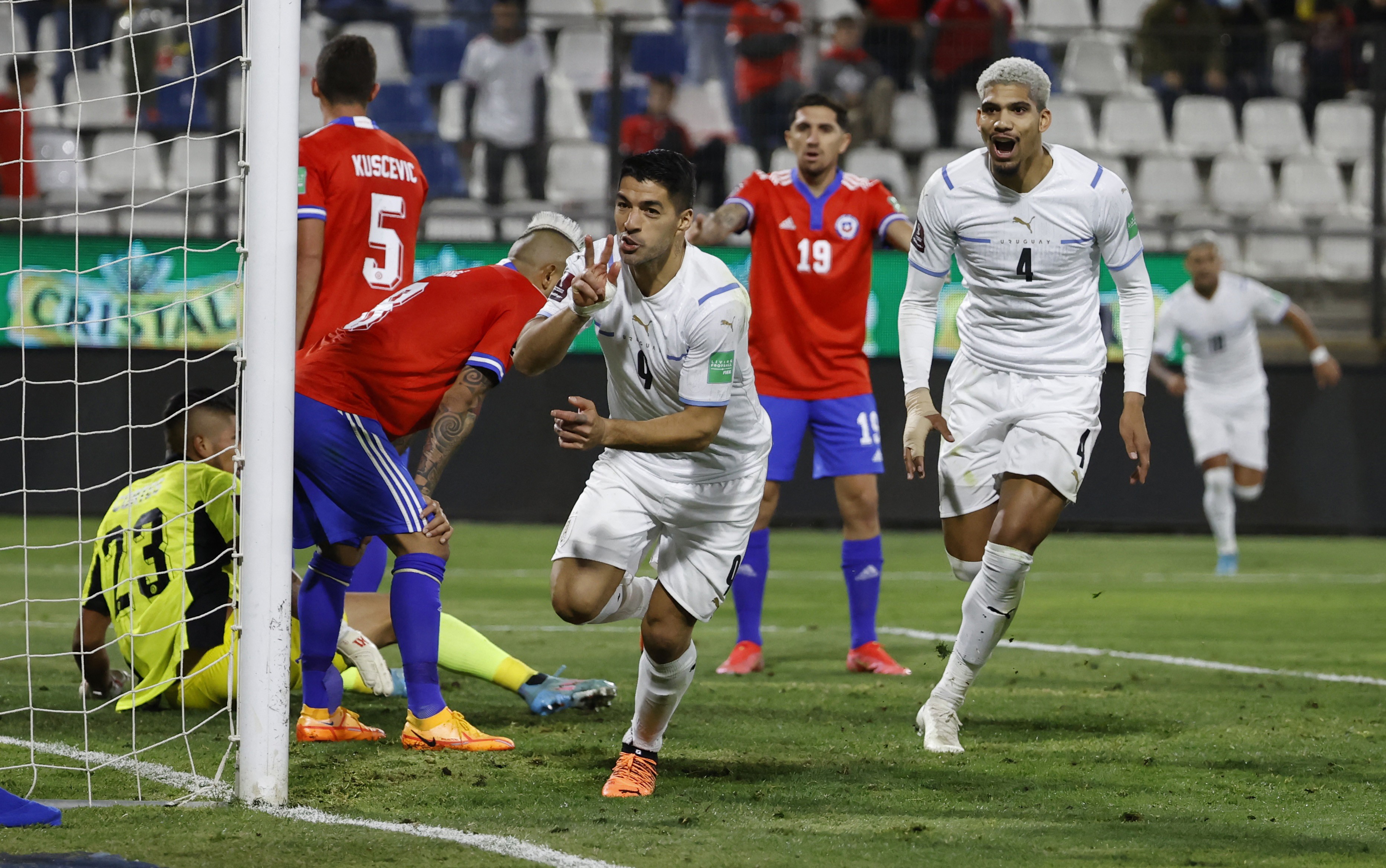VL World Cup Nam Mỹ: Sanchez và James Rodriguez ngồi nhà - Bóng Đá