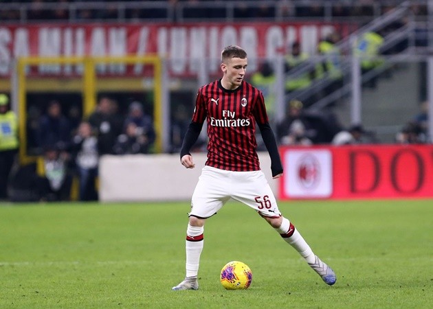 'Siêu trung vệ' và Ibra: Đội hình chất lừ giúp AC Milan lên đỉnh Serie A - Bóng Đá