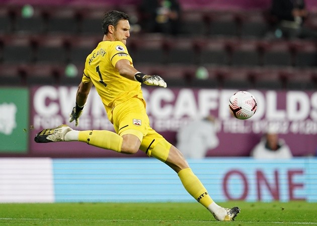 ĐHTB vòng 4 EPL: 2 'ác mộng' của Quỷ đỏ và James Rodriguez góp mặt - Bóng Đá