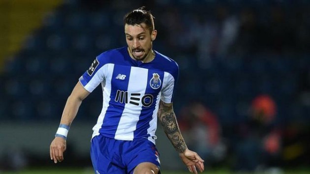 Chelsea join Man Utd in Alex Telles transfer - Bóng Đá