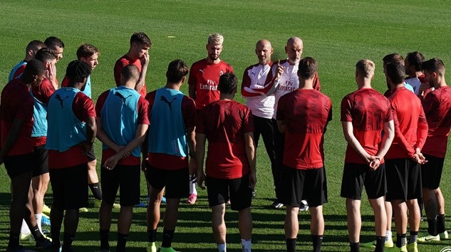 Ảnh tập của Piatek - Bóng Đá