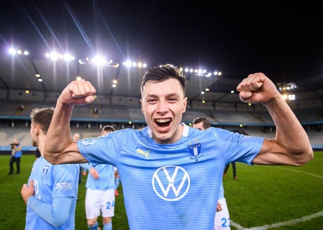 Malmö have not received yet any official bid from Chelsea or Manchester United for Anel Ahmedhodzic as of today - Bóng Đá