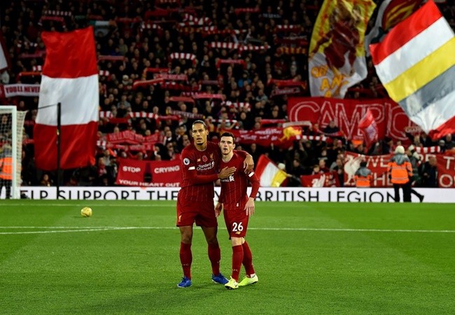 10 hình ảnh đẹp nhất vòng 12 EPL: 'Pháo đài' Anfield; Quỷ đỏ hồi sinh - Bóng Đá
