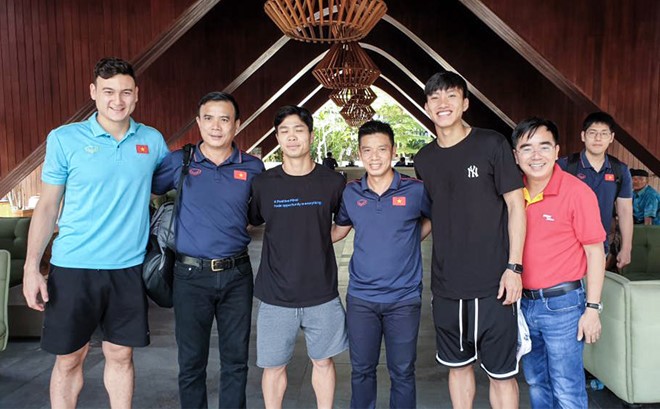 Hoàn thành nhiệm vụ cùng ĐT Việt Nam, Văn Hậu hào hứng khi trở lại SC Heerenveen - Bóng Đá