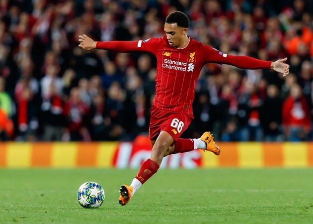 Từ Arnold đến Wan-Bissaka: Đội hình toàn hậu vệ phải 'chất lừ' của bóng đá Anh - Bóng Đá