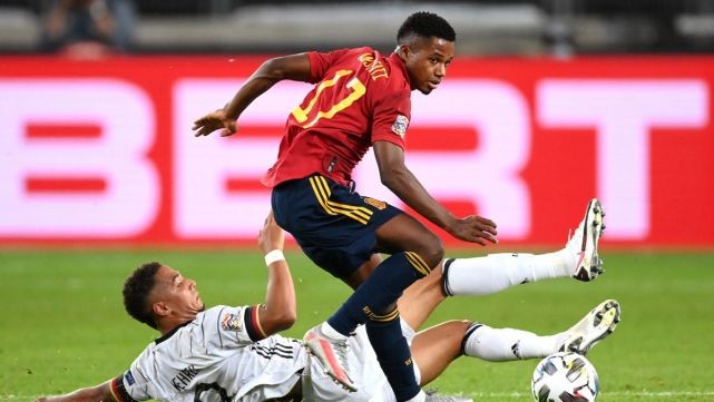 Spain's future is bright - Bóng Đá