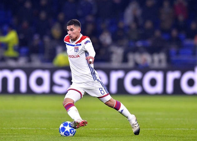 Zinedine Zidane holds talks with Houssem Aouar as Real Madrid register interest in Arsenal target - Bóng Đá