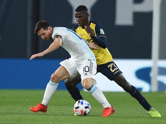 Manchester United 'open talks for Ecuadorian teen Moises Caicedo' - Bóng Đá