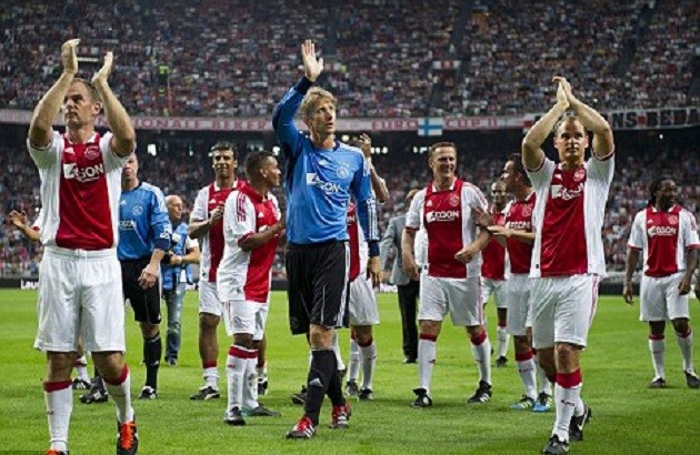 Van der Sar Testimonial - Bóng Đá