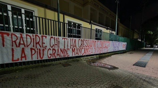 Chiesa bị CĐV sỉ vả khi sang Juve - Bóng Đá